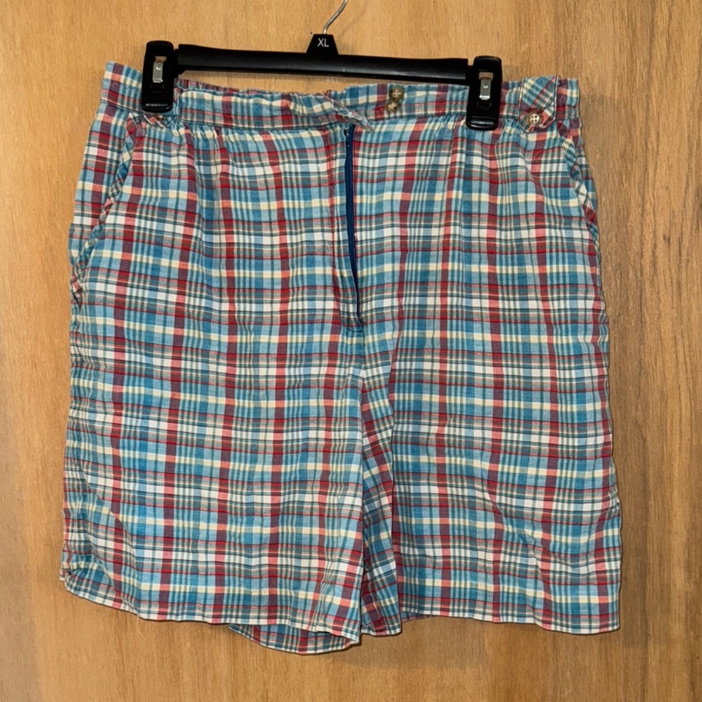 David Smith plaid shorts